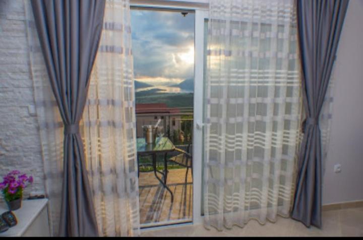 Nikola Apartman
